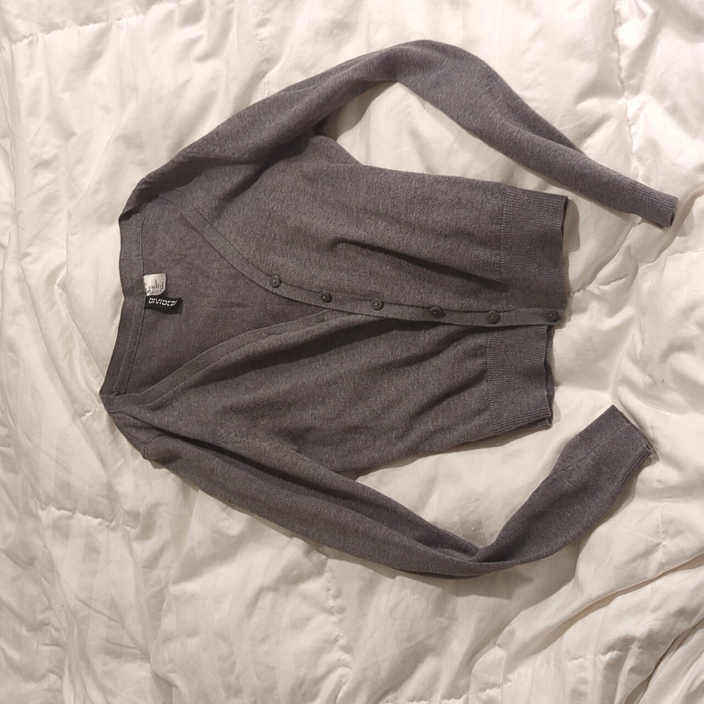 Divided XS grey cropped button down cardigan